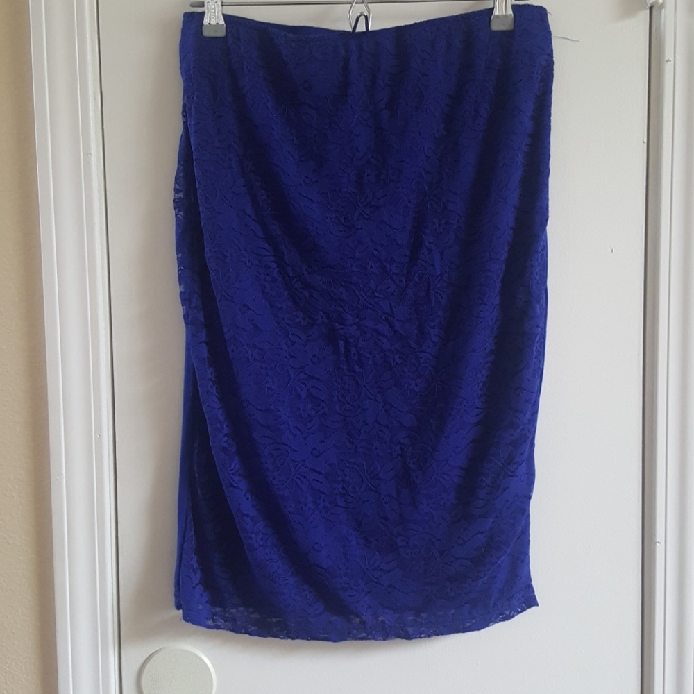 ☀️5 for $30 Sale ☀️NWT Blue Lace Pencil Skirt